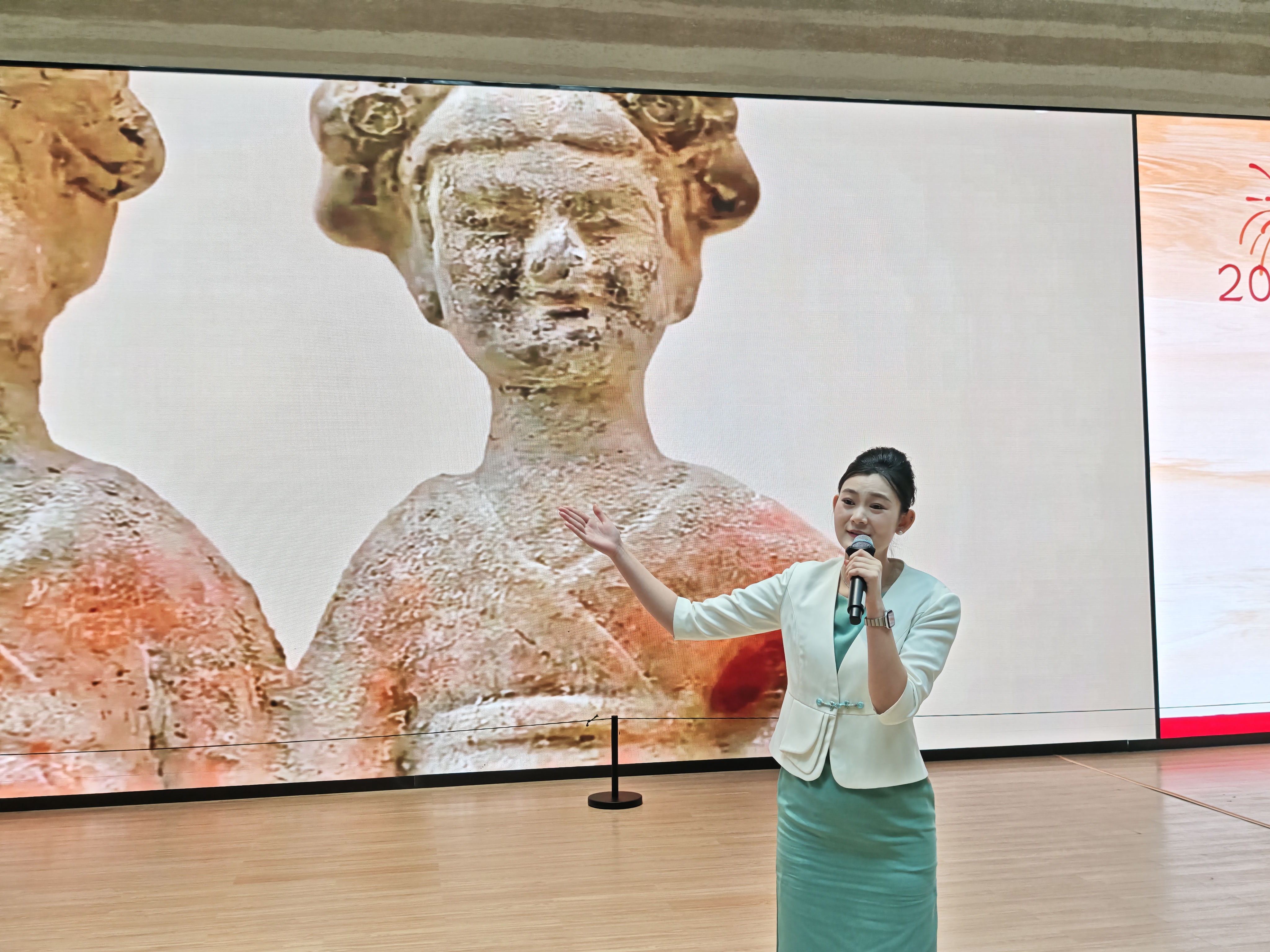 1758536836873086.jpg 1758536836873086.jpg