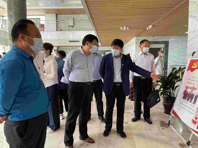 参观22.jpg